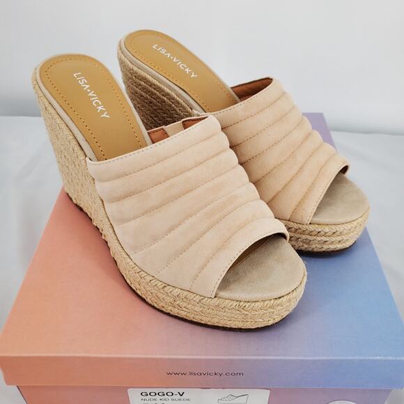 Lisa Vicky Womens Size 9M Gogo V Platform Wedge Sandal Nude Kid Suede New In Box - Picture 1 of 9